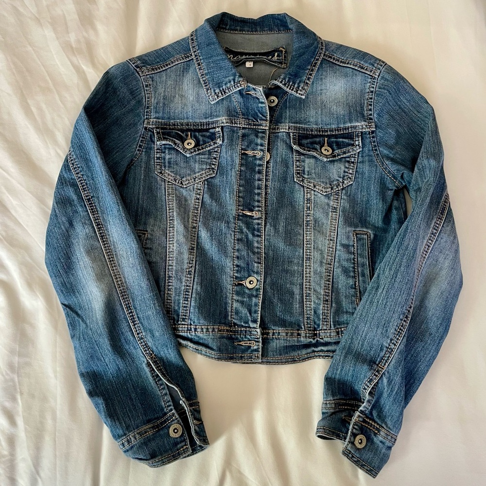 Maurices Cropped Denim Jacket Medium